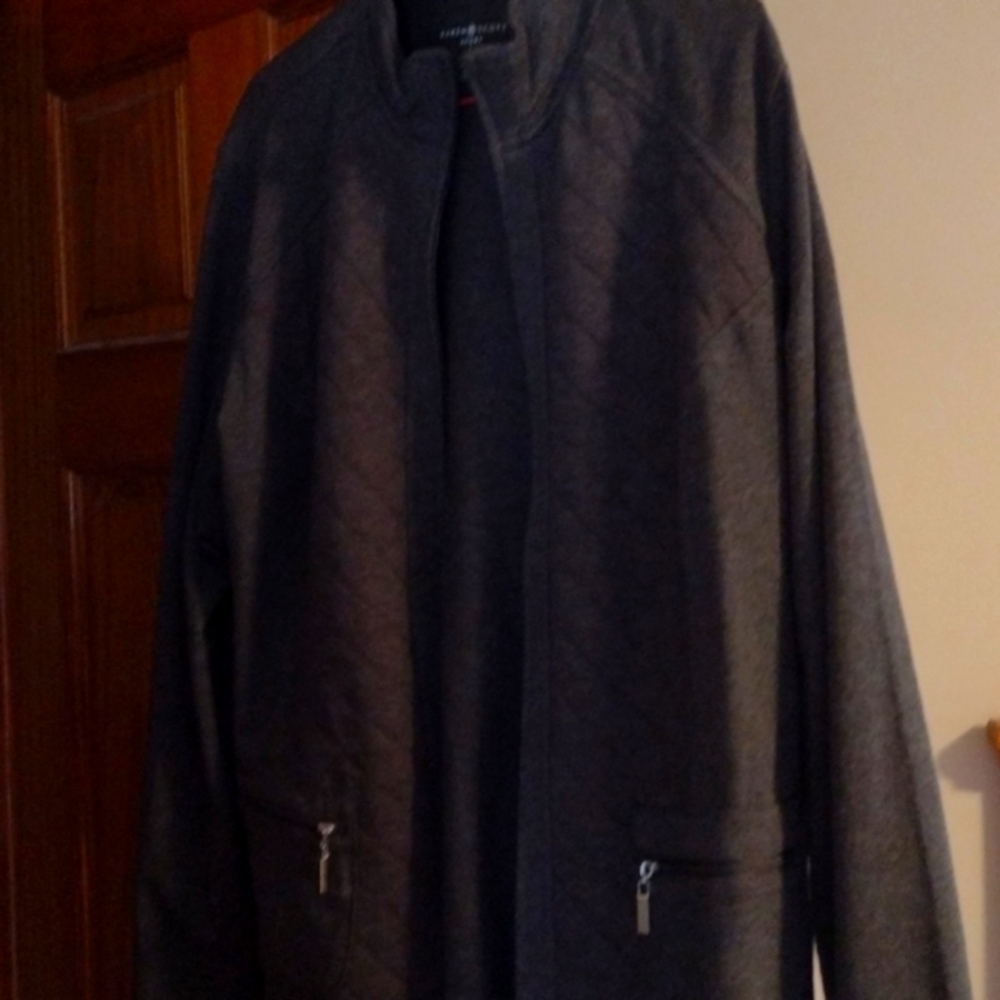 Gray sweatshirt zip up jacket. Long sleeve.
